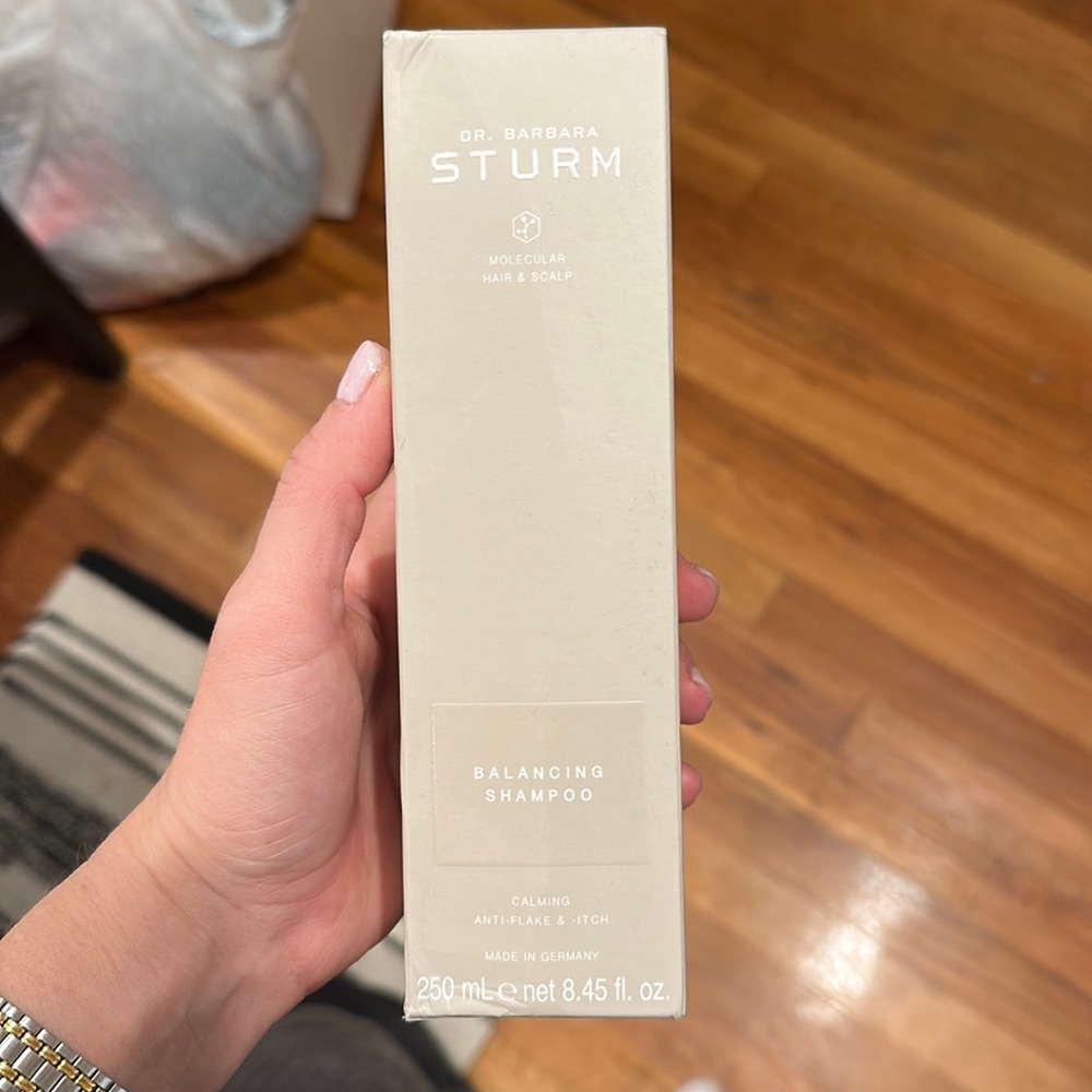 Dr Barbara strum balancing shampoo